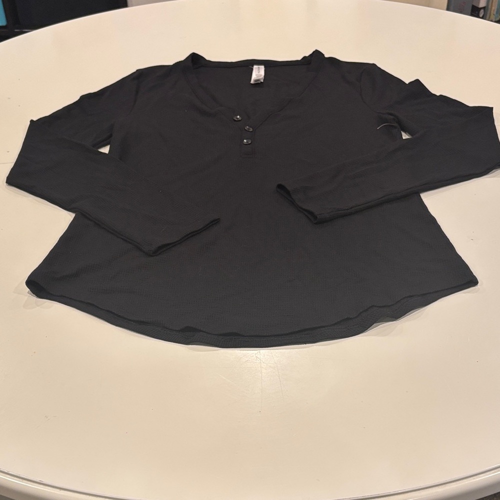 Athleta Black Long Sleeve Women's Tee
